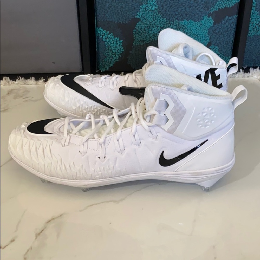 NEW✨Nike Football Cleats
